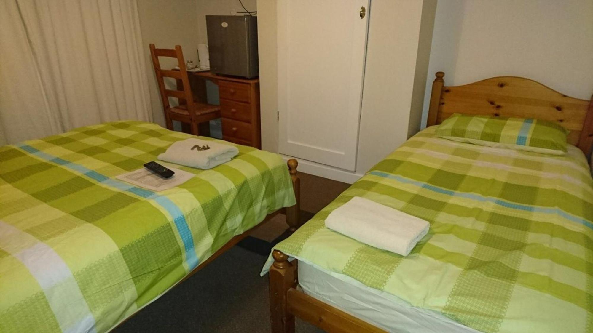 Room In Guest Room - Comfortable Family Room With Tv, Free Fast Wifi, Sleeps 4 With 1 Bunk Bed Hayes  Buitenkant foto